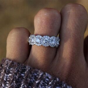 **AOIFE* Silver x Rhinestone Fashion Ring Size 9